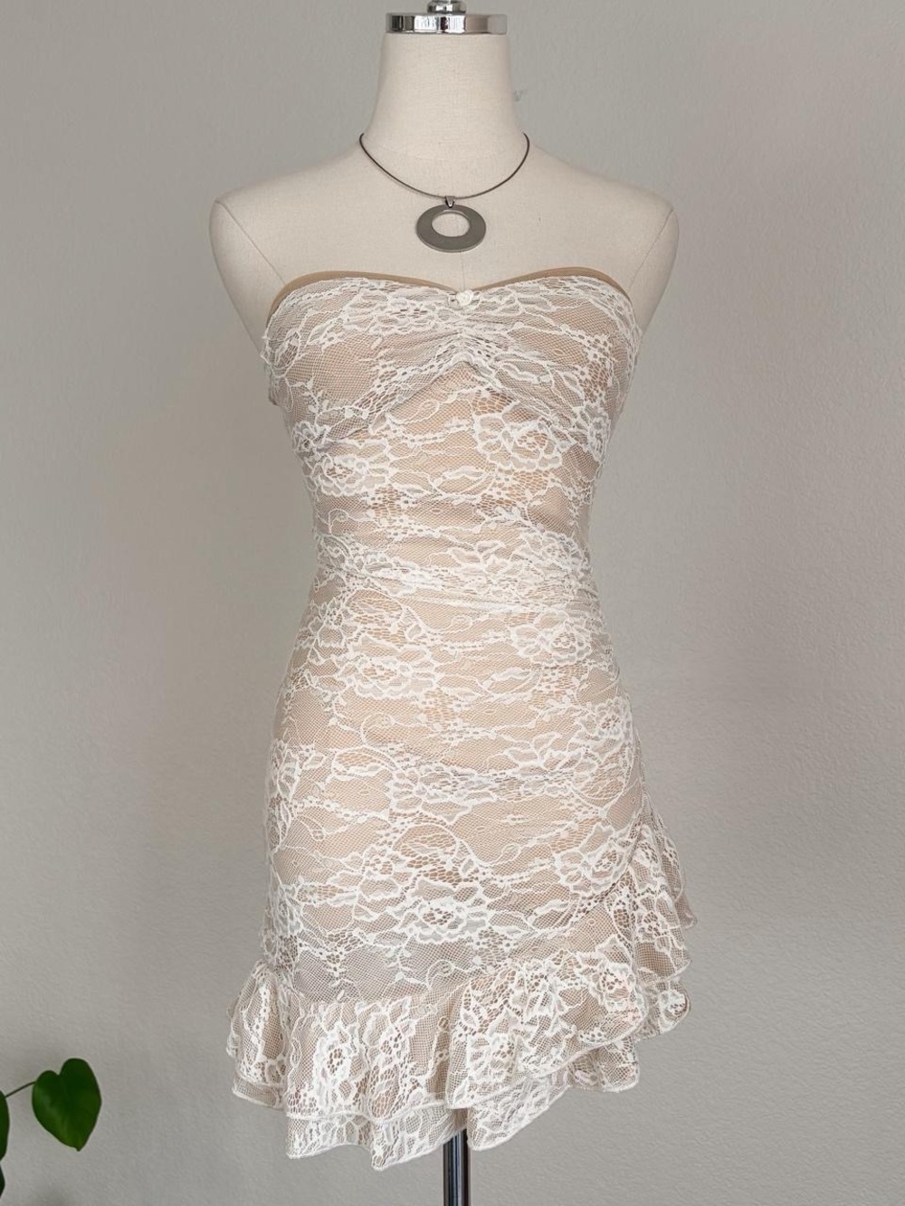 Princess Polly Hailee’s Lace Dress